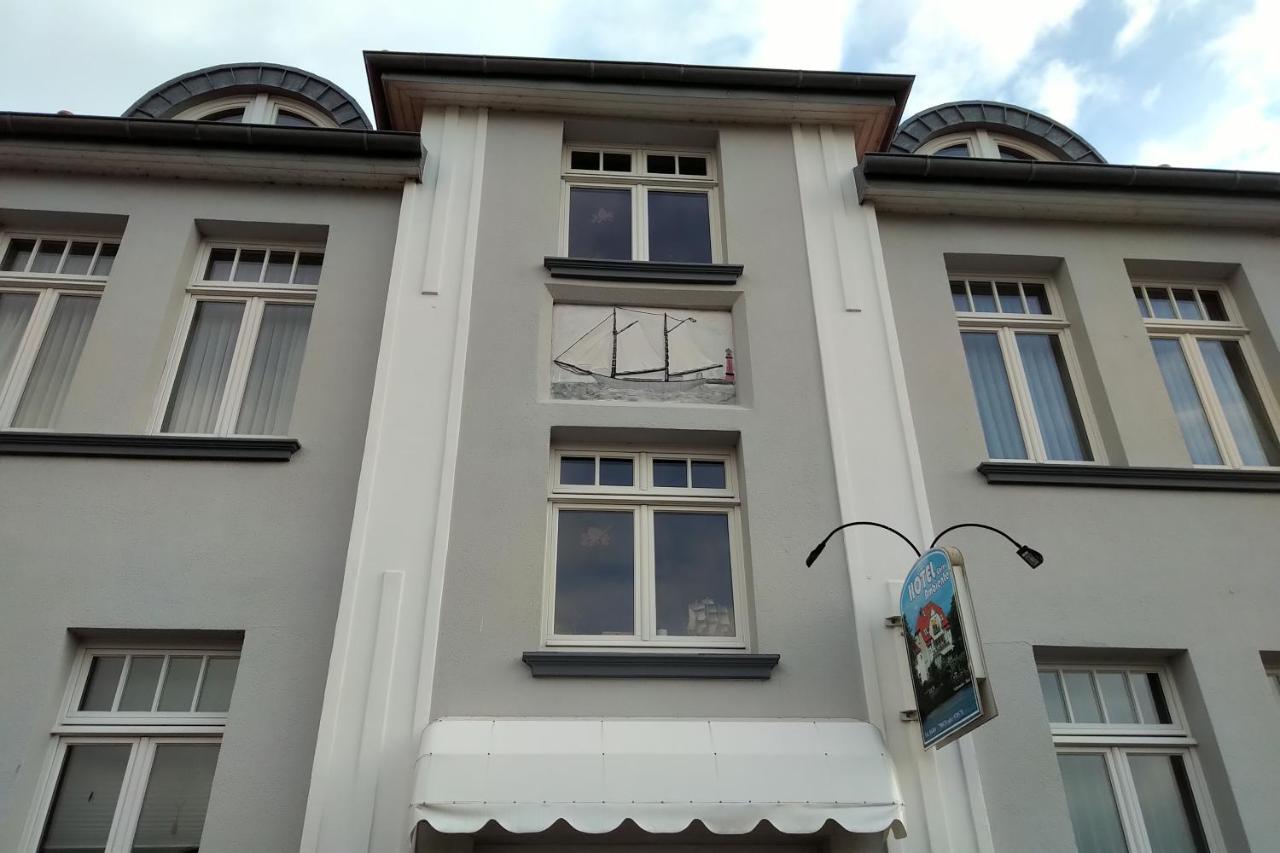 Hotel Ambiente Brake  Exterior photo